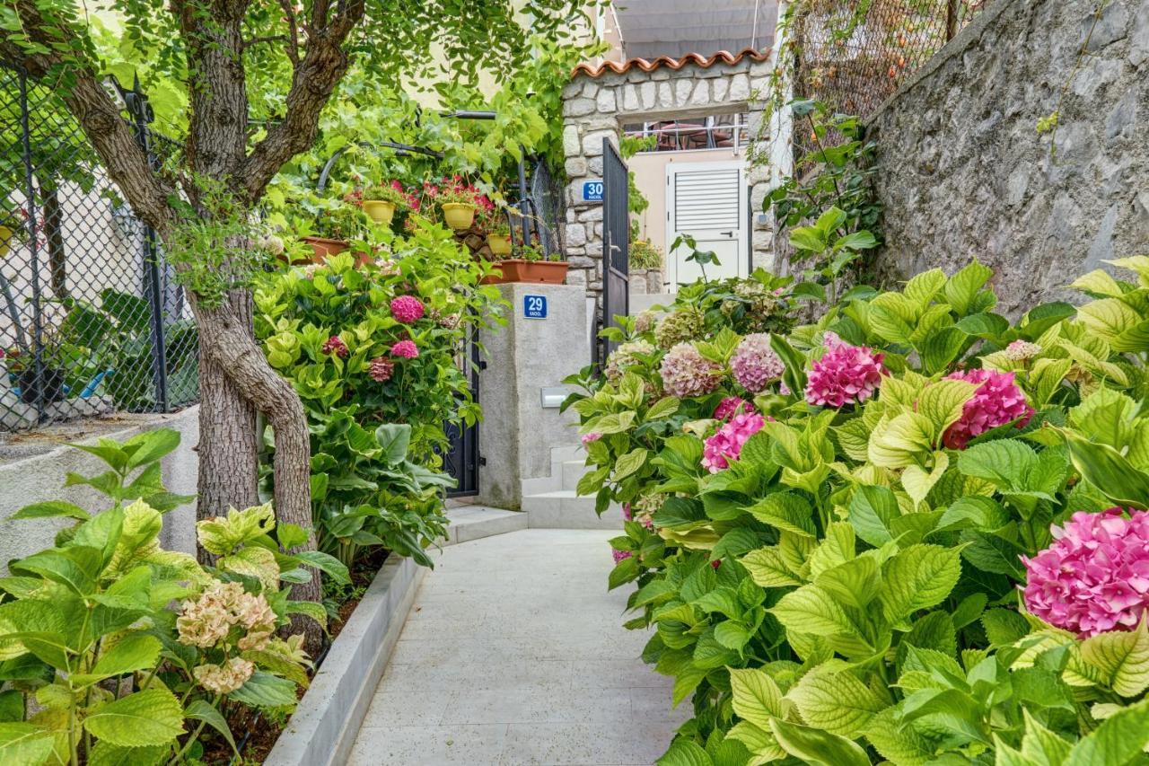 Apartments Ljubica Veli Losinj Bagian luar foto