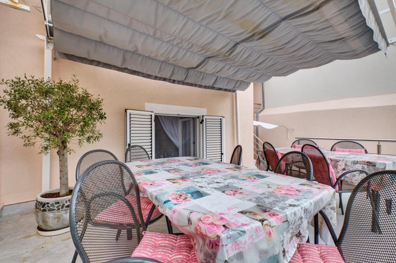 Apartments Ljubica Veli Losinj Bagian luar foto