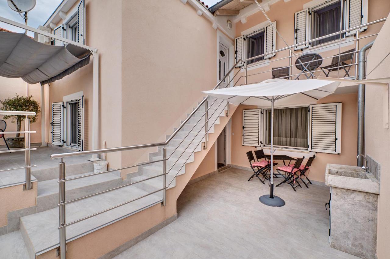 Apartments Ljubica Veli Losinj Bagian luar foto
