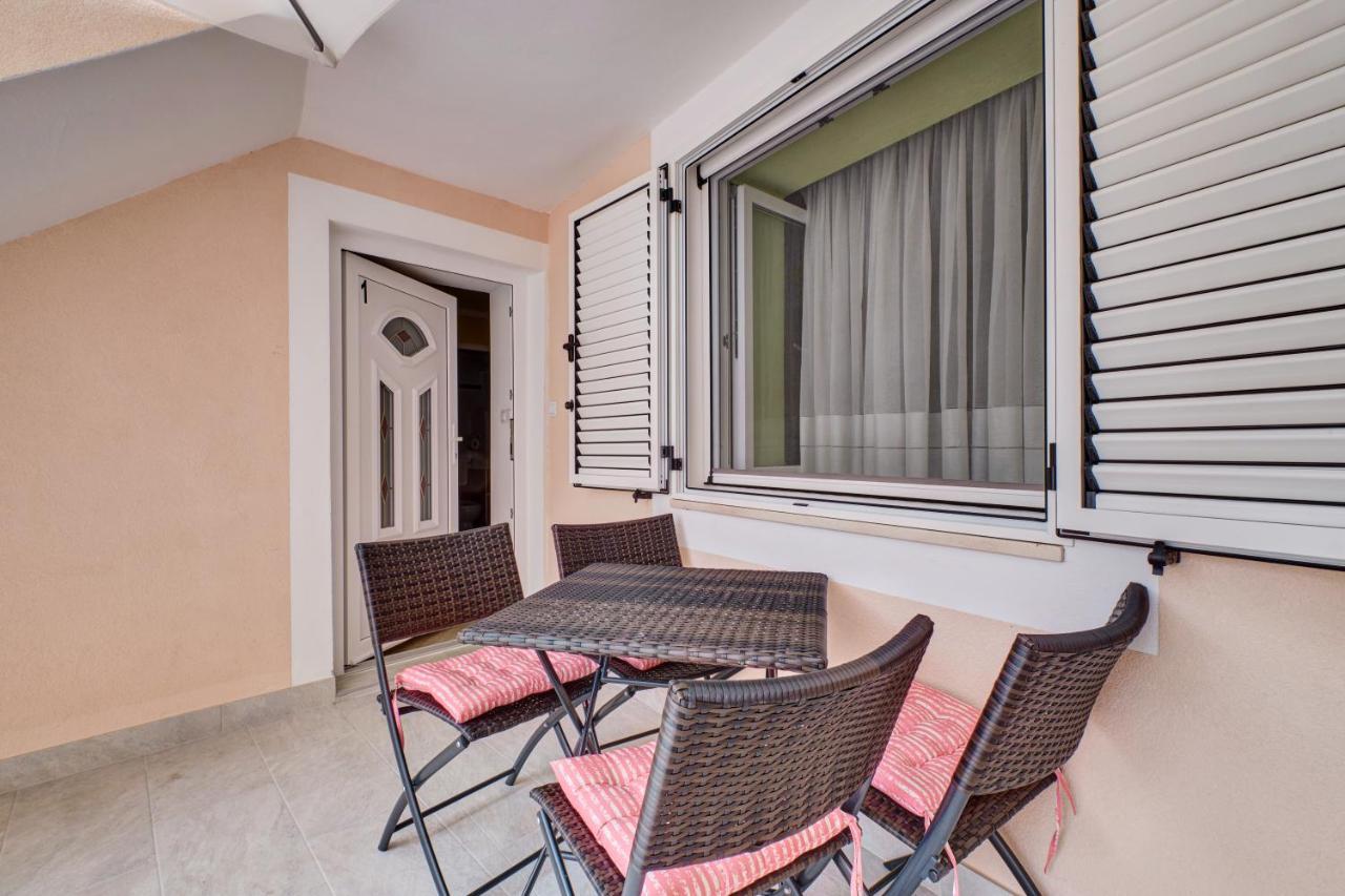 Apartments Ljubica Veli Losinj Bagian luar foto