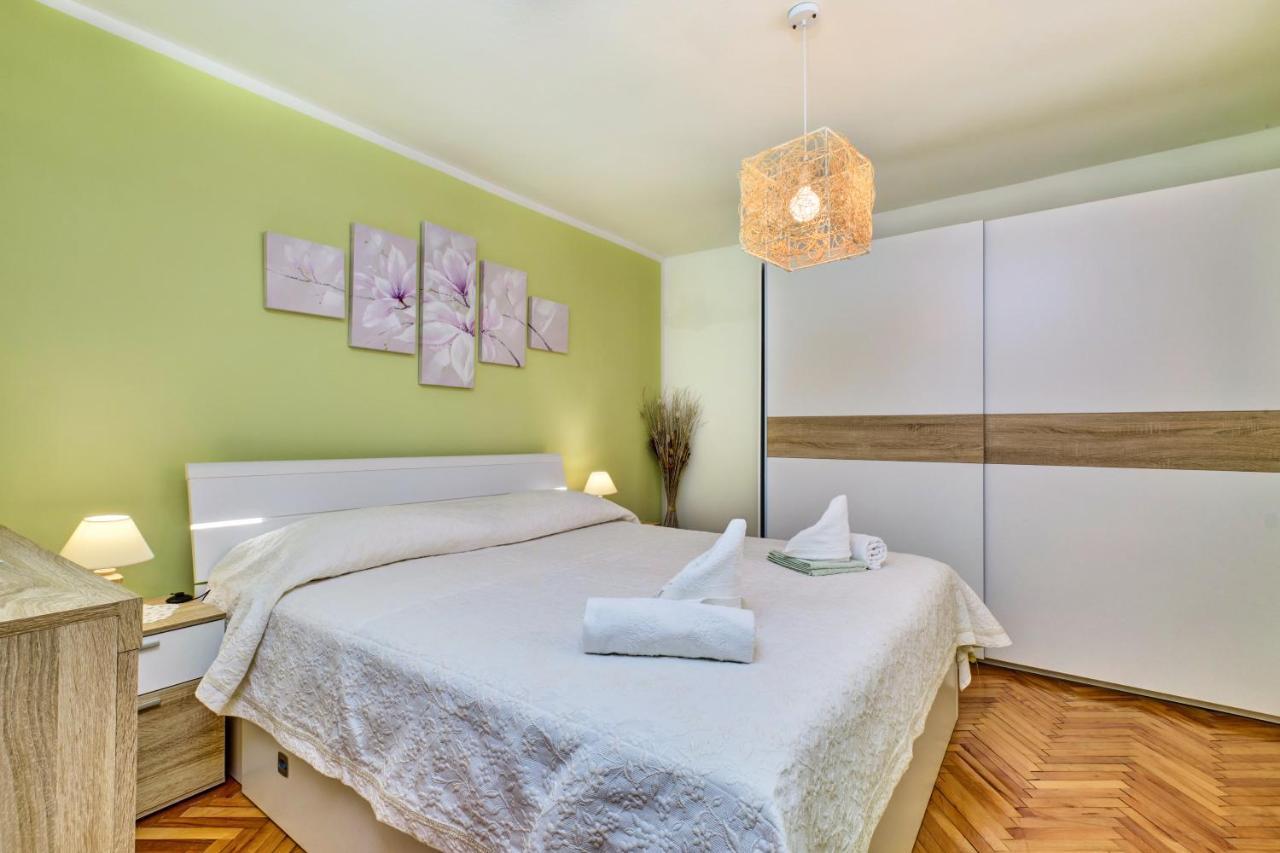 Apartments Ljubica Veli Losinj Bagian luar foto