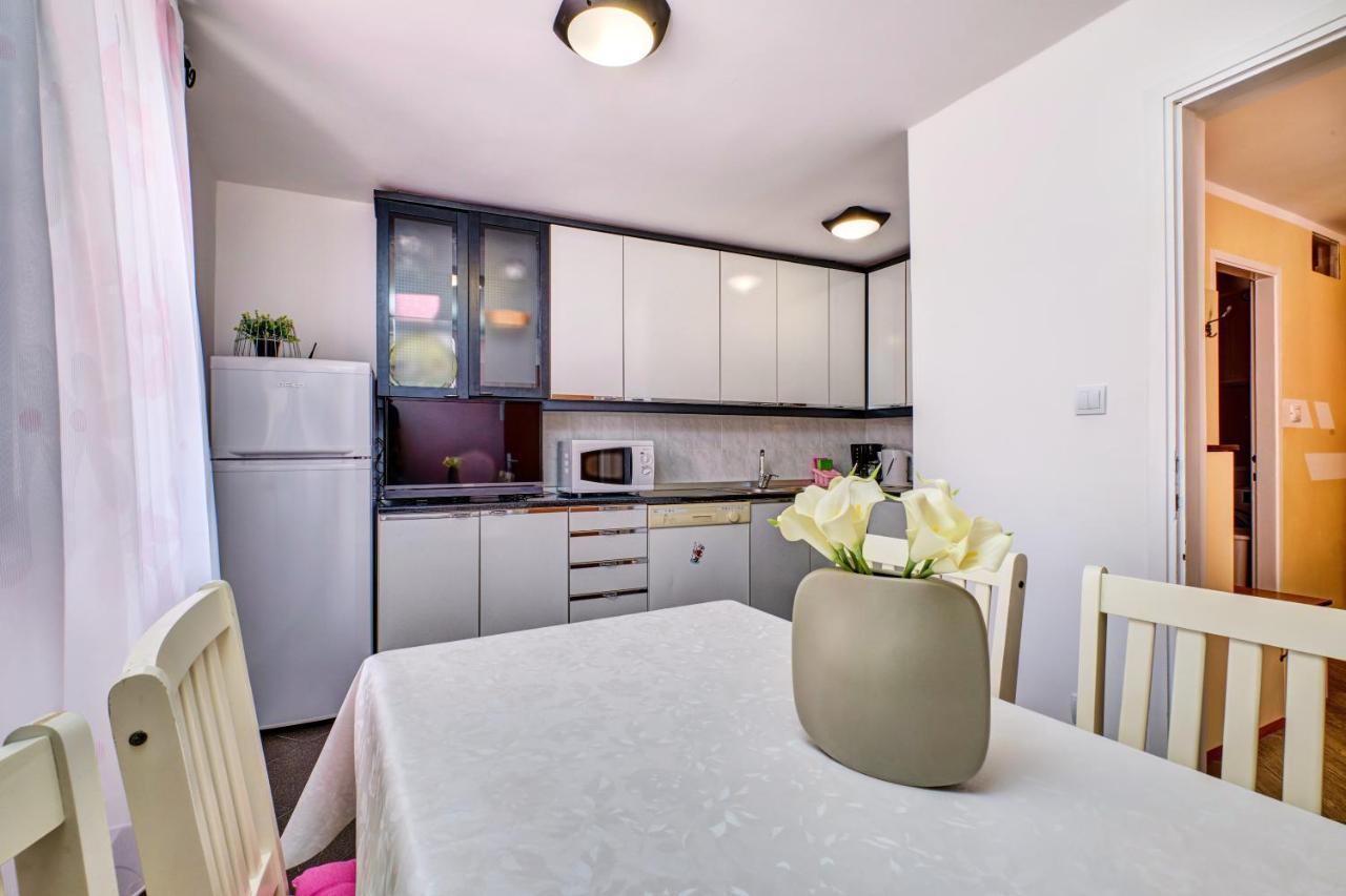 Apartments Ljubica Veli Losinj Bagian luar foto