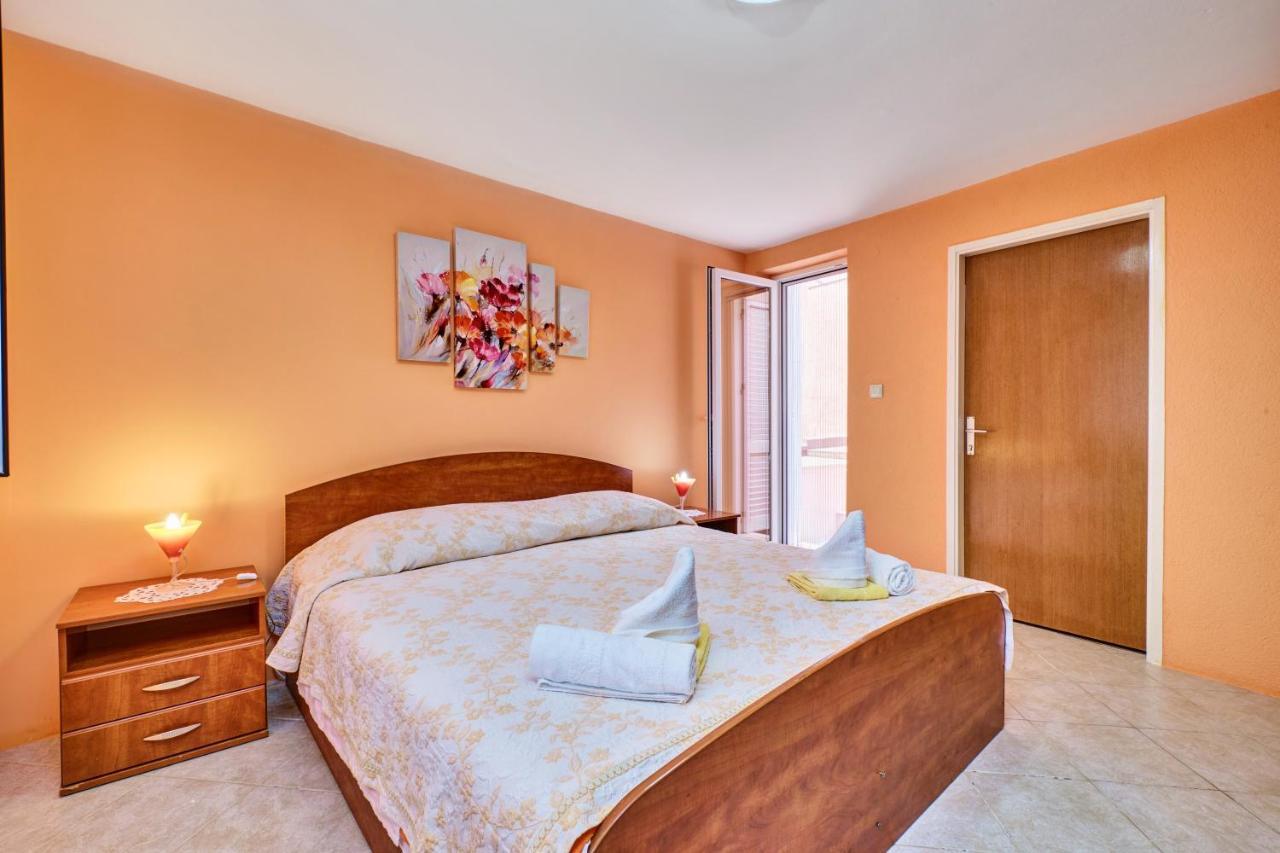 Apartments Ljubica Veli Losinj Bagian luar foto