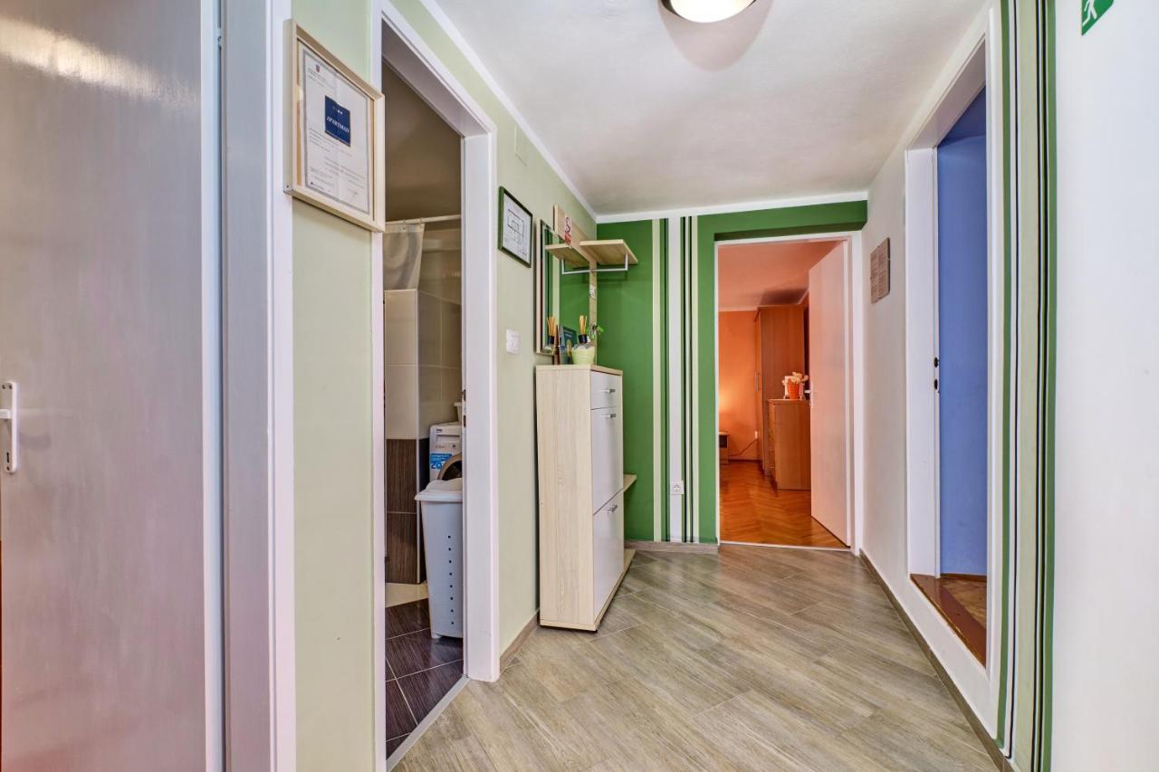 Apartments Ljubica Veli Losinj Bagian luar foto