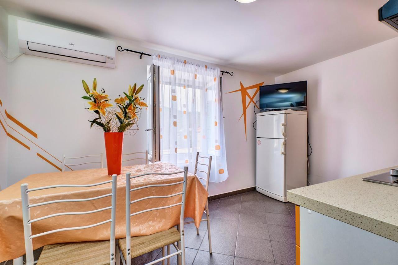 Apartments Ljubica Veli Losinj Bagian luar foto