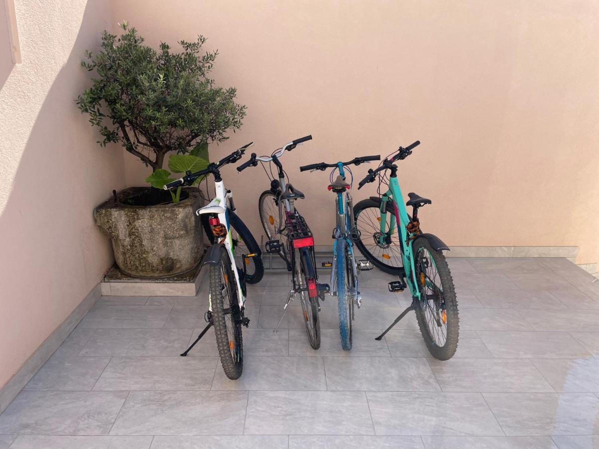 Apartments Ljubica Veli Losinj Bagian luar foto